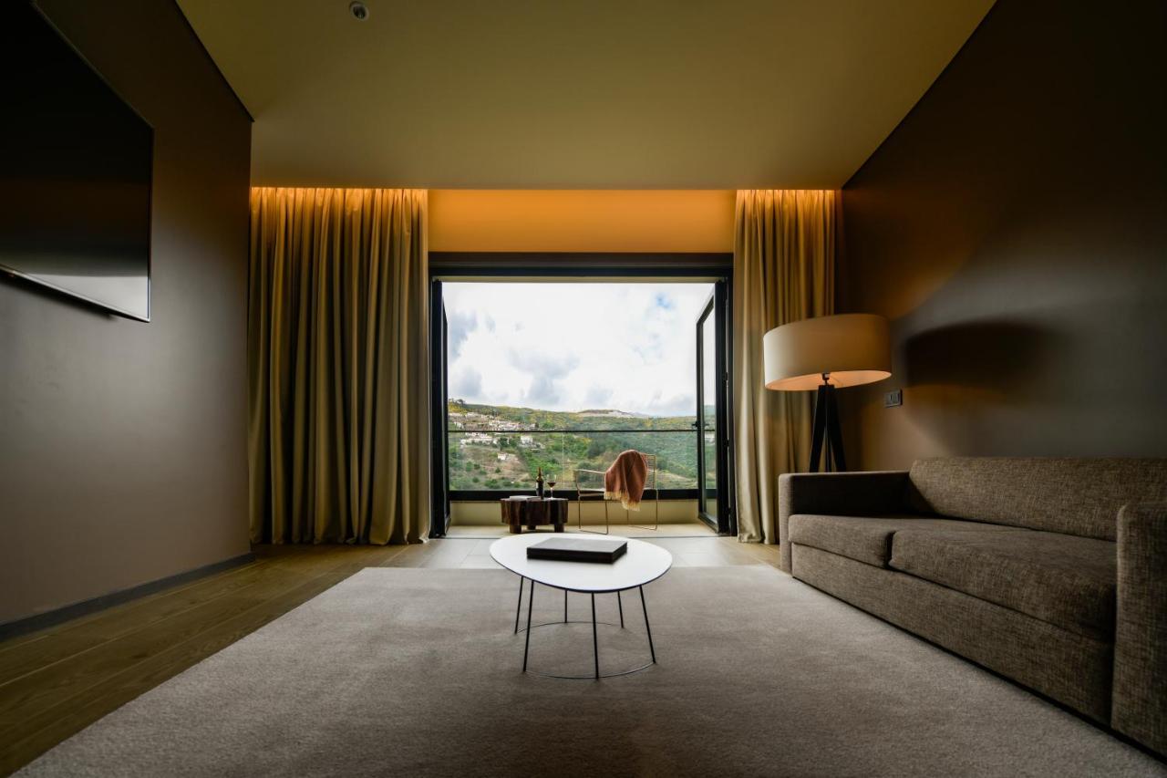 Mw Douro Wine & Spa Santa Marta de Penaguião Exterior foto A room at the hotel
