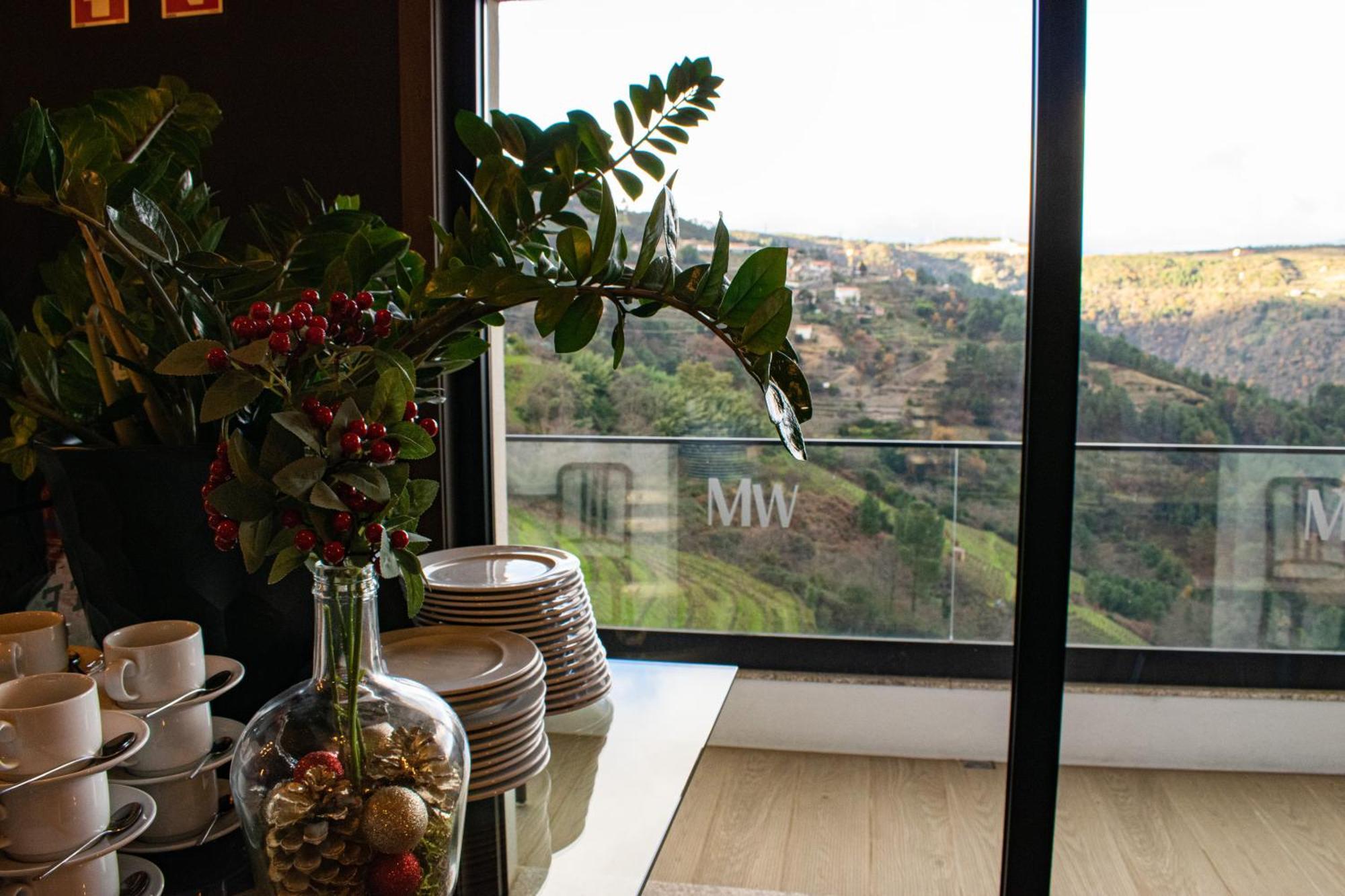 Mw Douro Wine & Spa Santa Marta de Penaguião Exterior foto View from the kitchen